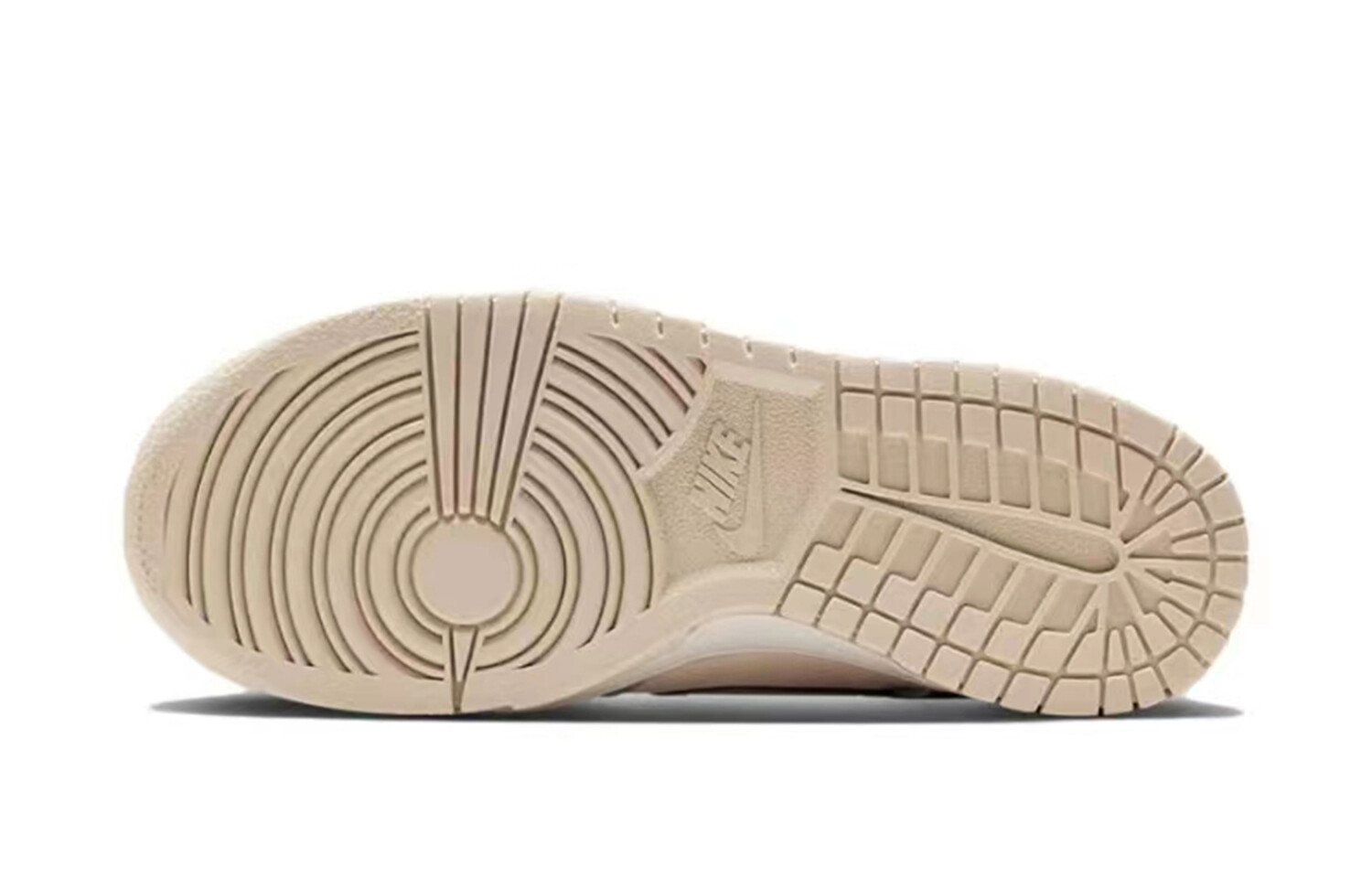 

Женские кроссовки для скейтбординга Nike Dunk, White