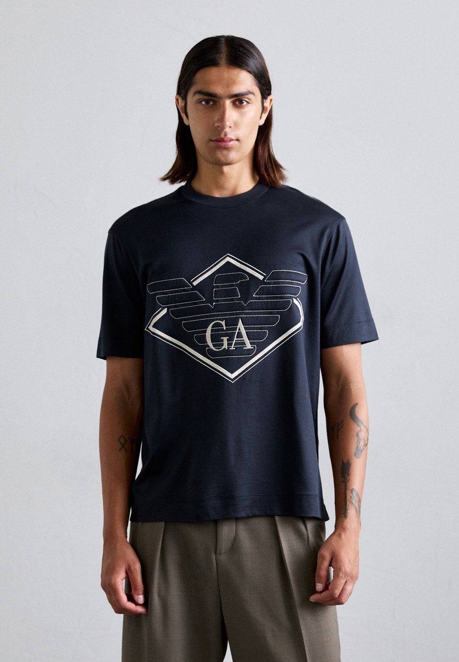 

Футболка Emporio Armani Print T-shirt, Blu Navy/Dark Blue
