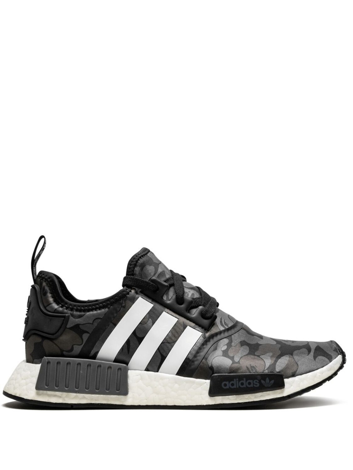 

Кроссовкки NMD_R1 Adidas, черный