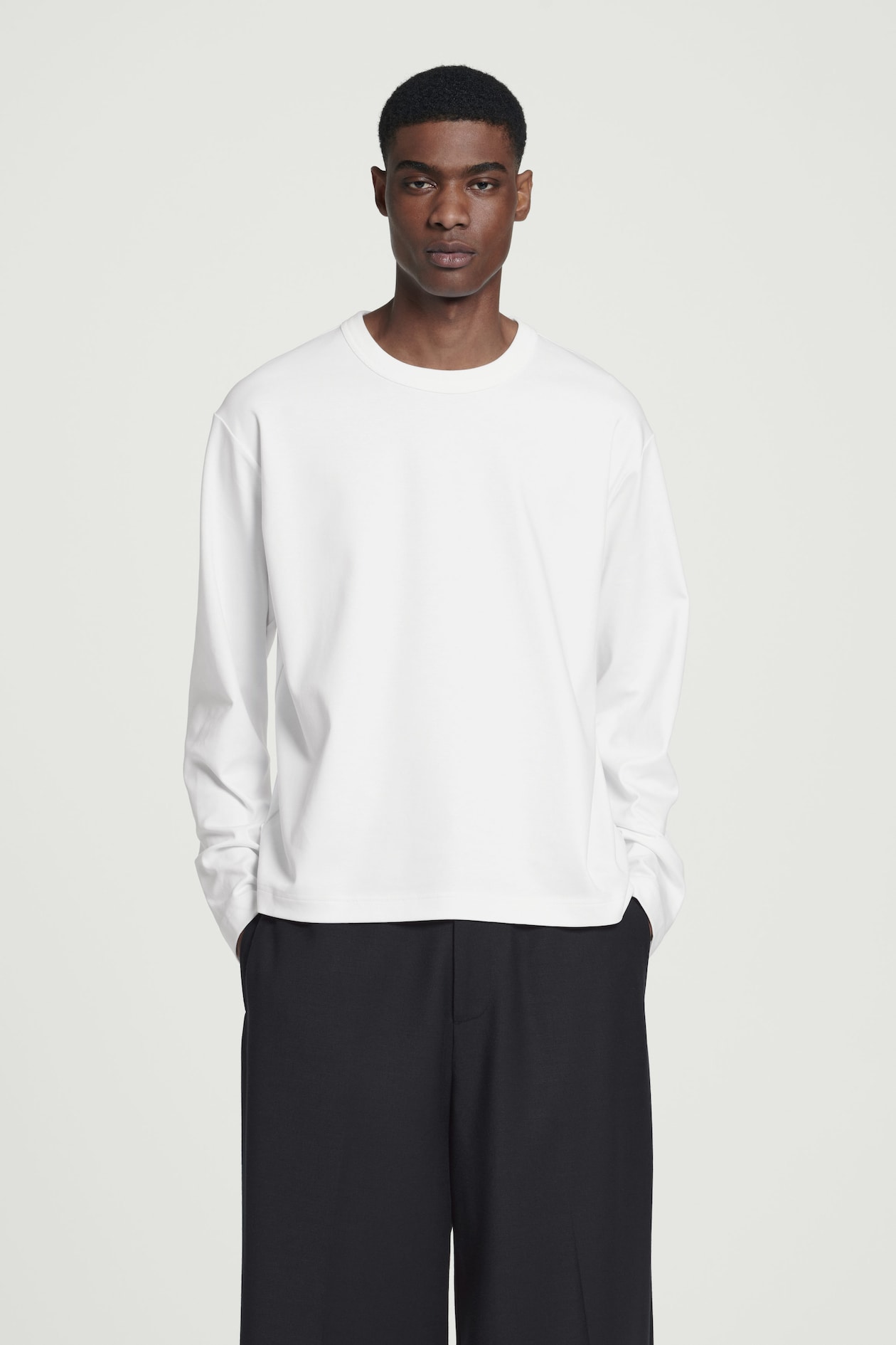 

Трикотажная футболка с длинным рукавом – relaxed fit COS, белый