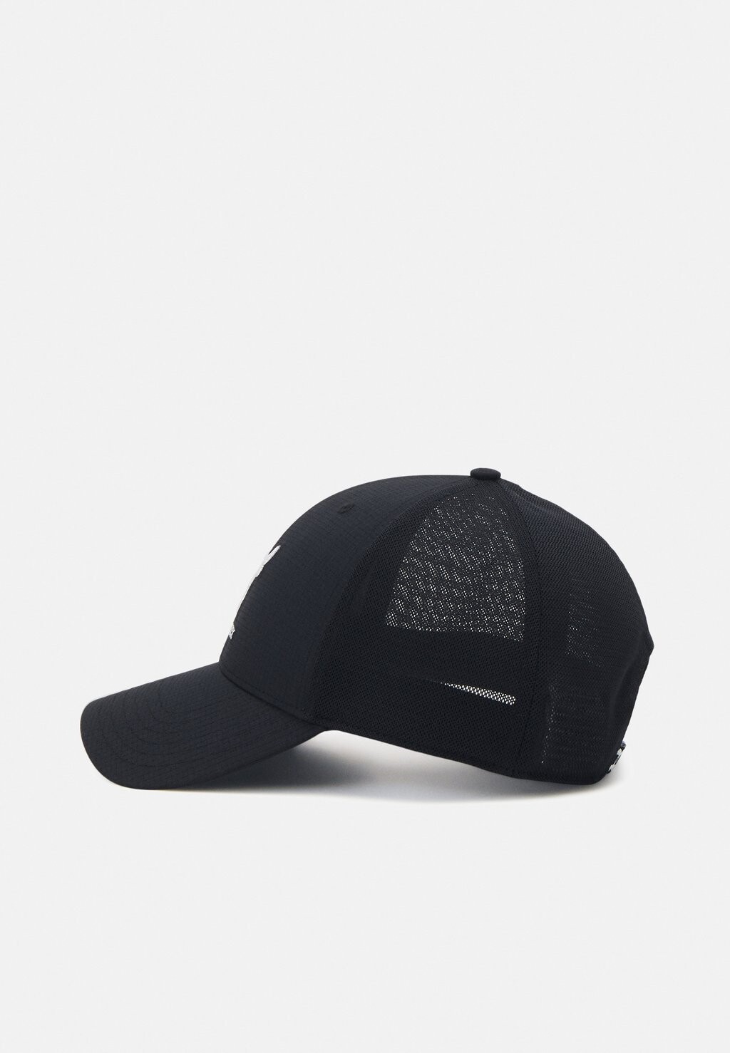

Бейсболка PROJECT ROCK TRUCKER UNISEX Under Armour, черный
