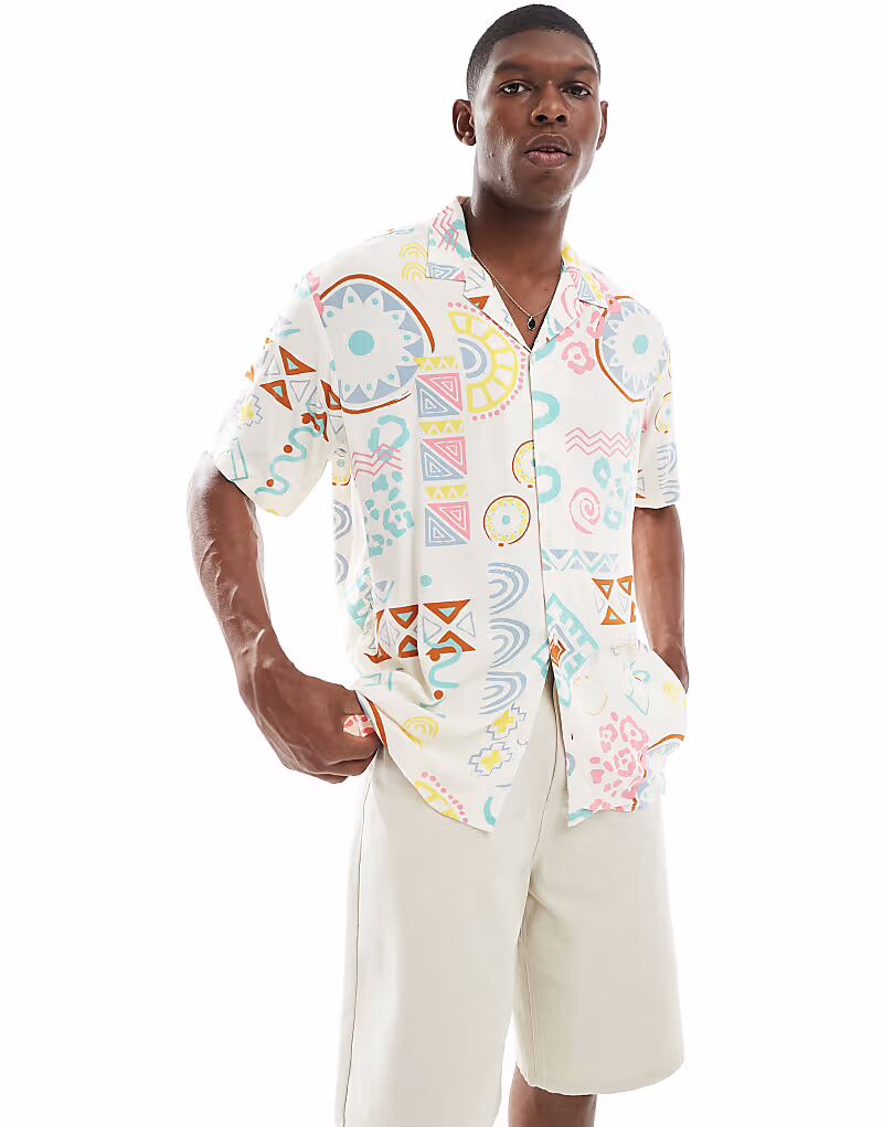 

Рубашка Jack & Jones oversize с разноцветным принтом бежевого цвета