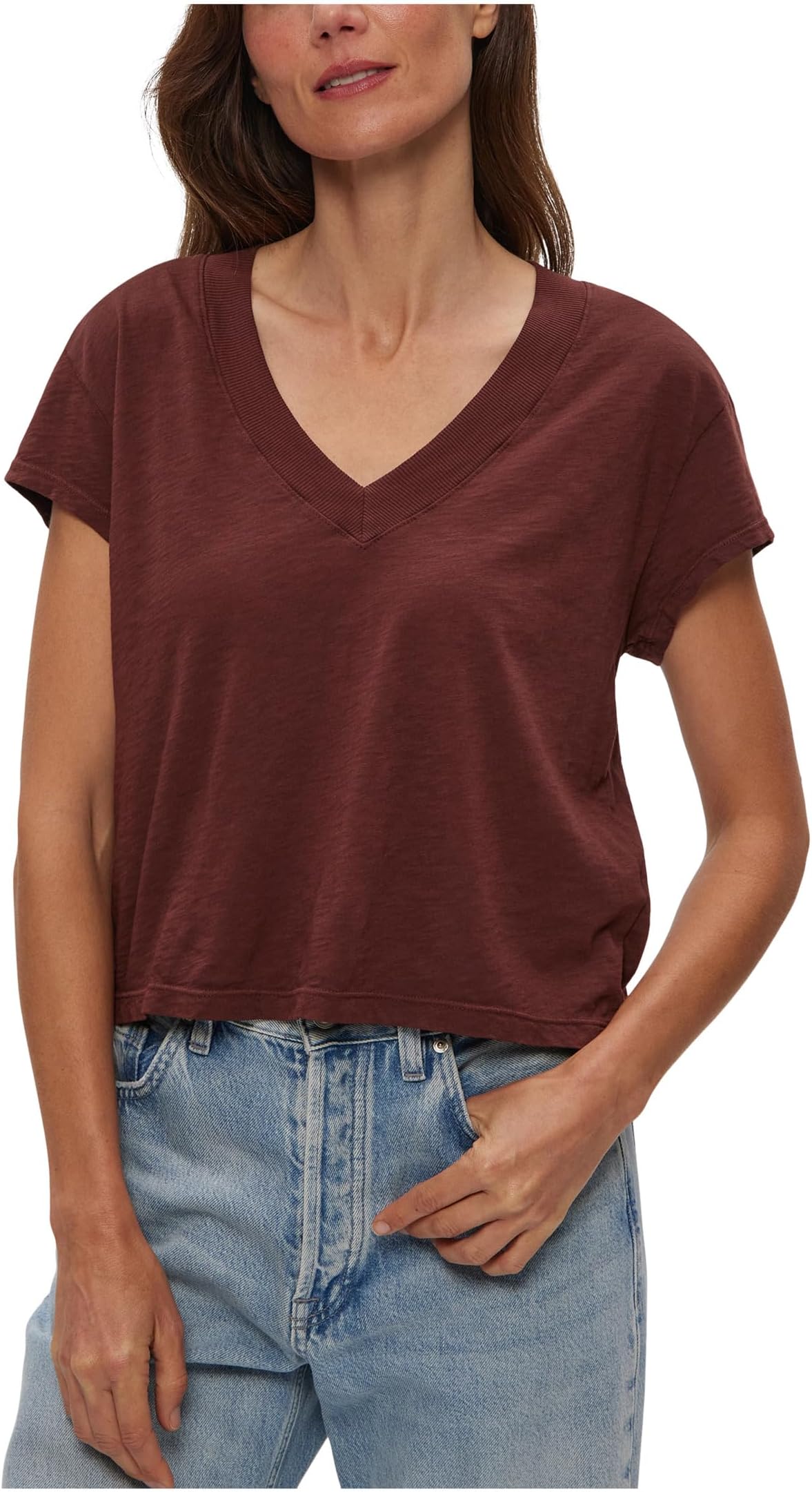 

Футболка Michael Stars Harlan Cropped V-Neck Tee, цвет Espresso