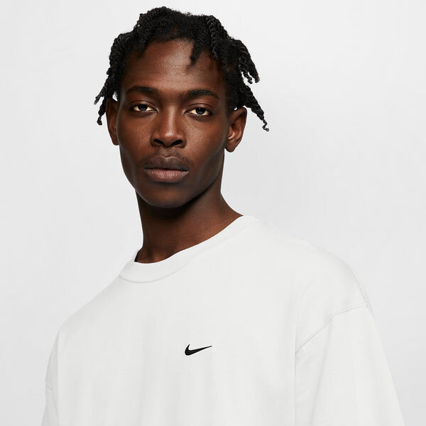 Футболка Nike Solo Swoosh T-Shirt 'White', цвет phantom/white — фото 3