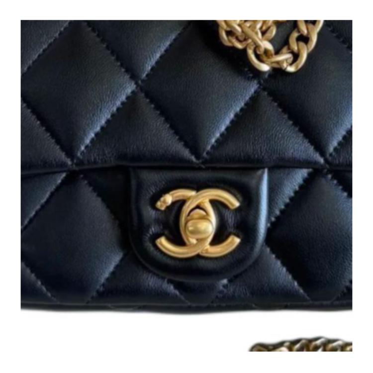 CHANEL Блестящая кожаная поясная сумка мини женская черная — фото 4