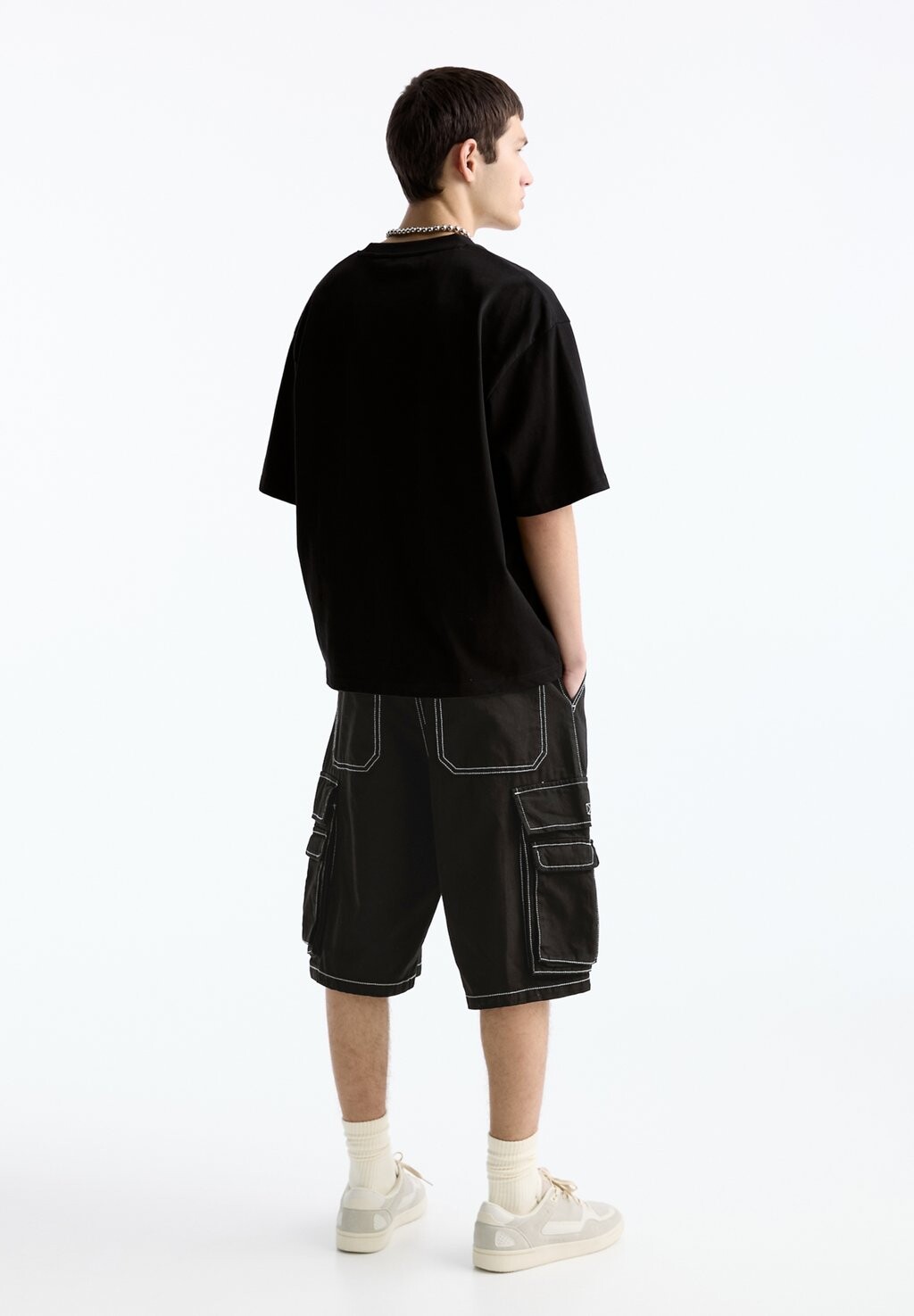 

Футболка базовая Boxy Fit Short Sleeve PULL&BEAR, черная