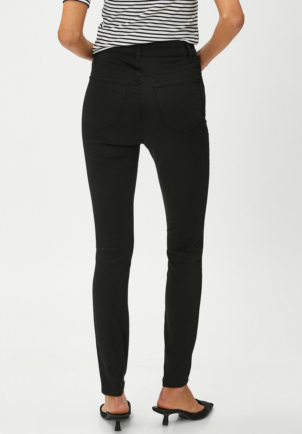 

Джинсы облегающего кроя HIGH WAIST CARMEN Koton, черный