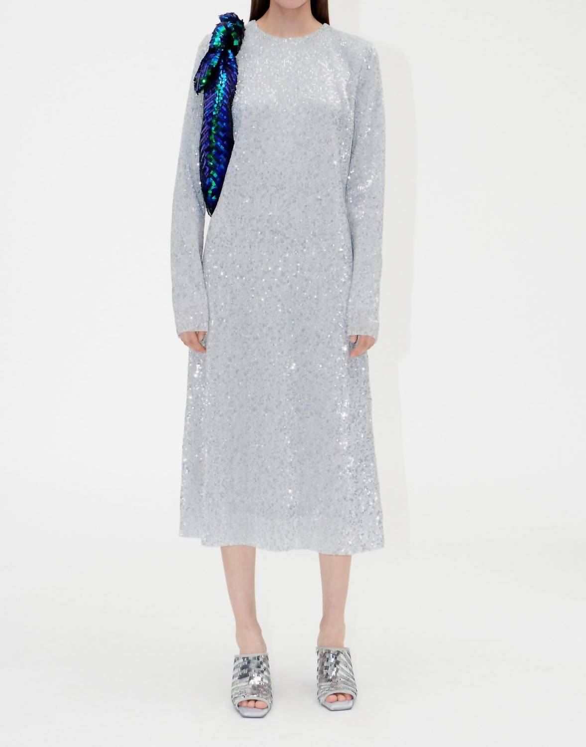 

Платье Celsia Sequin в серебряном цвете STINE GOYA