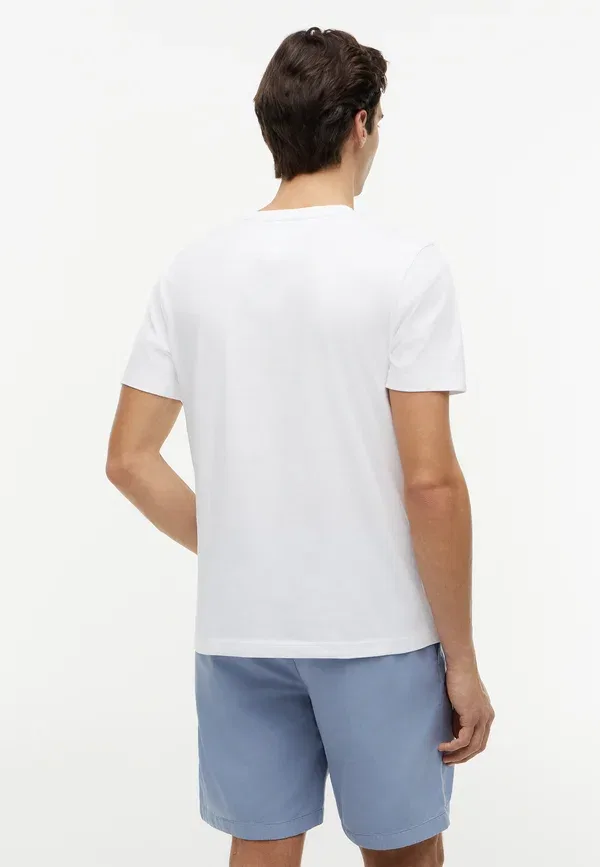 Футболка Tommy Hilfiger Script Flag Regular Tee Brand Love Print, белый — фото 3