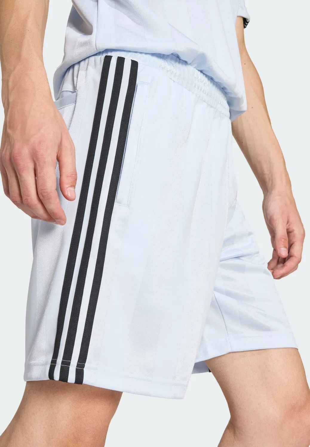 Шорты Adidas Originals свободного кроя ENGINEERED светло-голубого цвета — фото 4