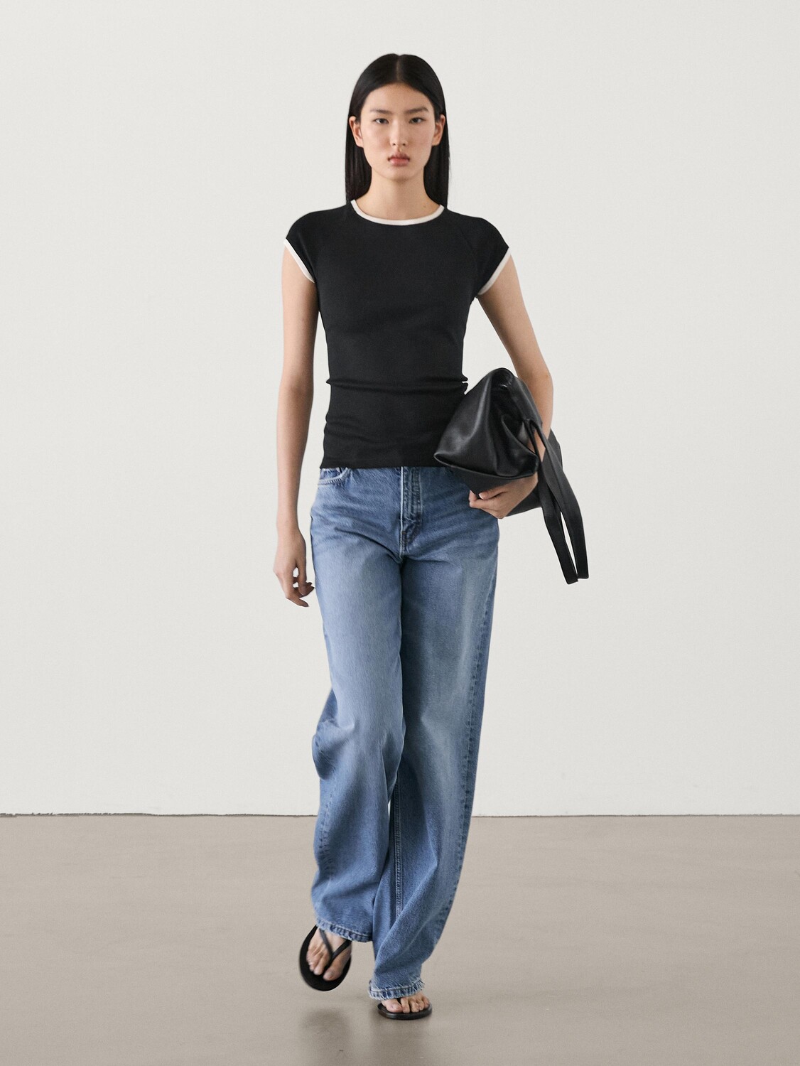 

Футболка с коротким рукавом и контрастной отделкой Massimo Dutti, черный
