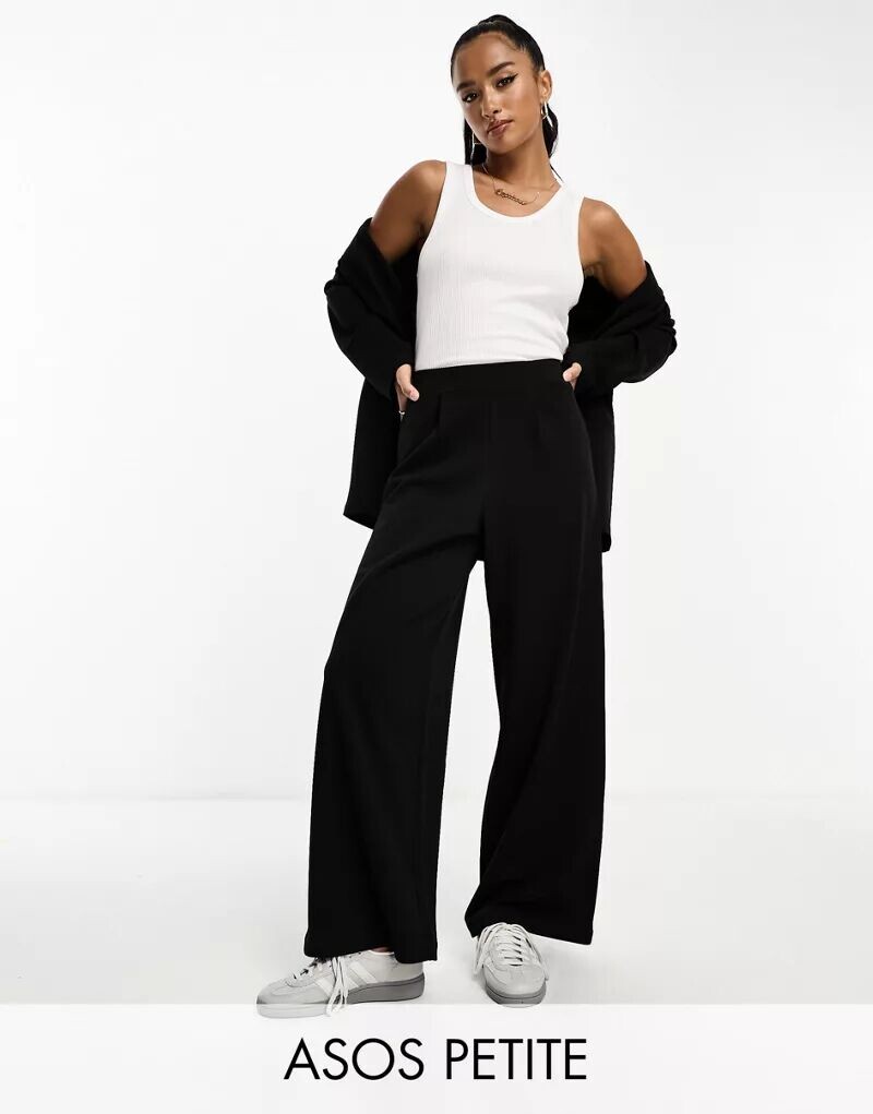 

Черные трикотажные широкие костюмные брюки ASOS Petite