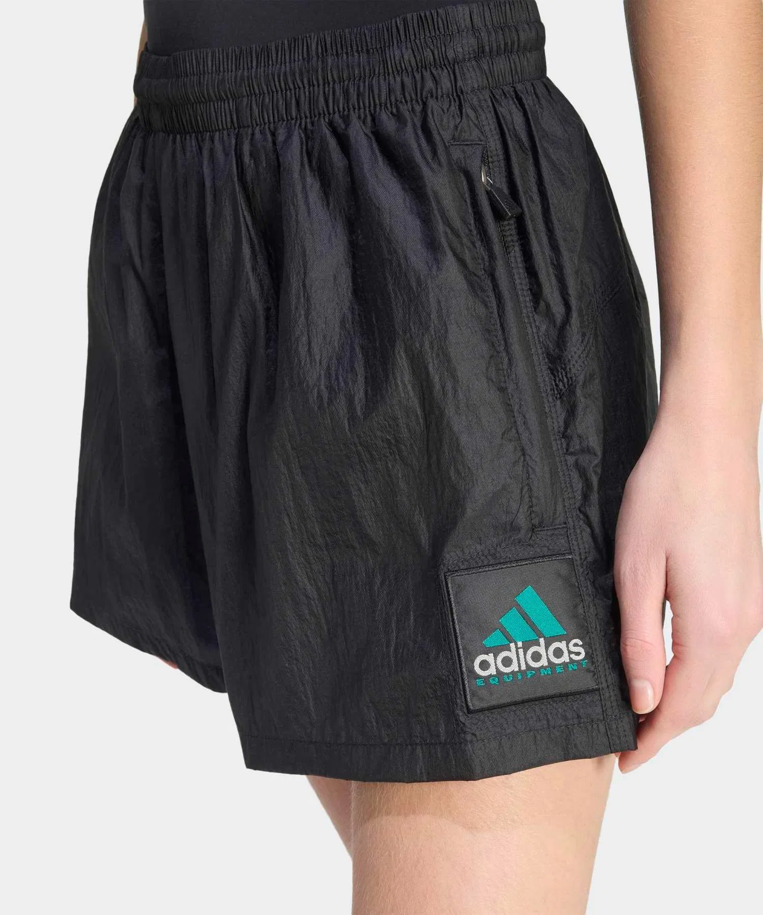 Женские шорты adidas EQT из нейлона чёрные — фото 3
