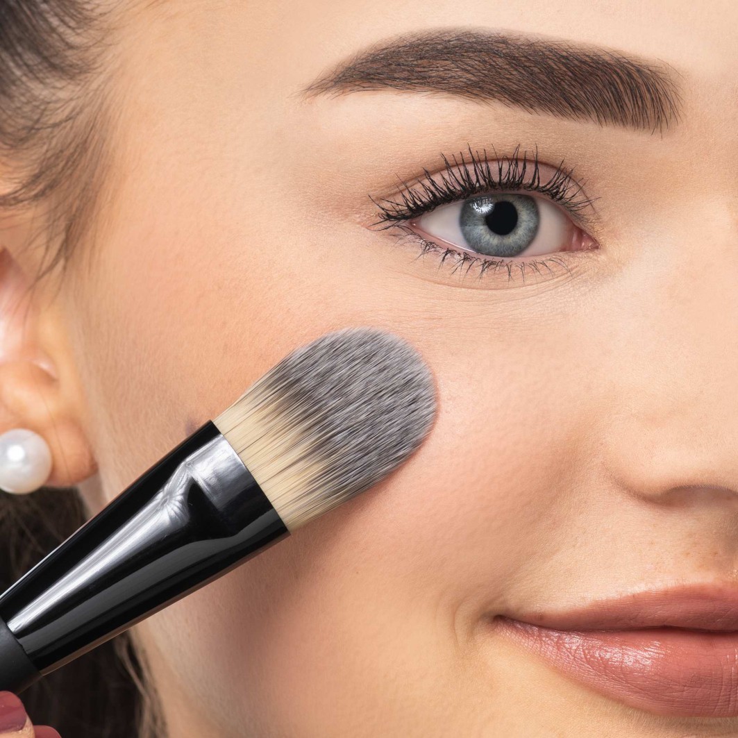 Кисть для лица make-up brush premium quality Artdeco, количество 1 шт. — фото 2