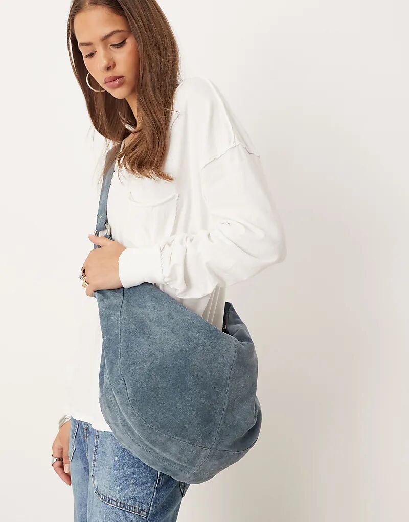 

Замшевая сумка-тоут Free People Roma в цвете «синий сланец»