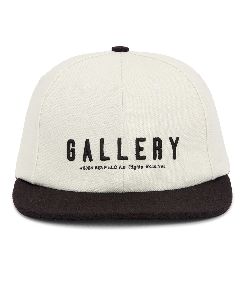 

Бейсболка из коллаборации с RSVP Gallery AGOLDE, цвет Chalk White