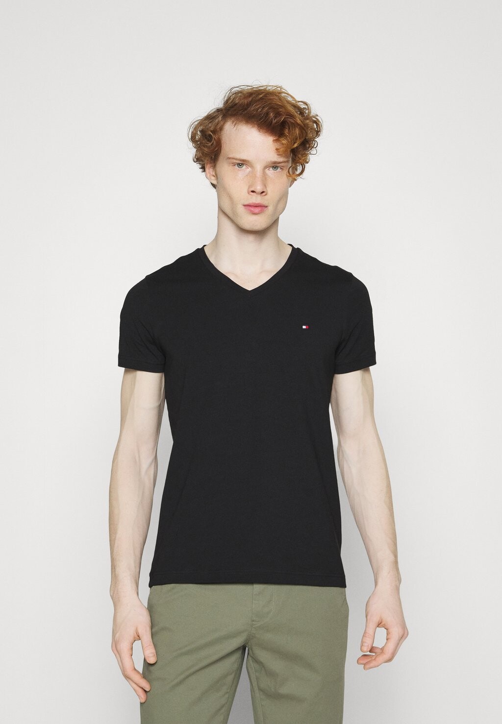 

базовая футболка Футболка CORE SLIM V NECK TEE Tommy Hilfiger, черный