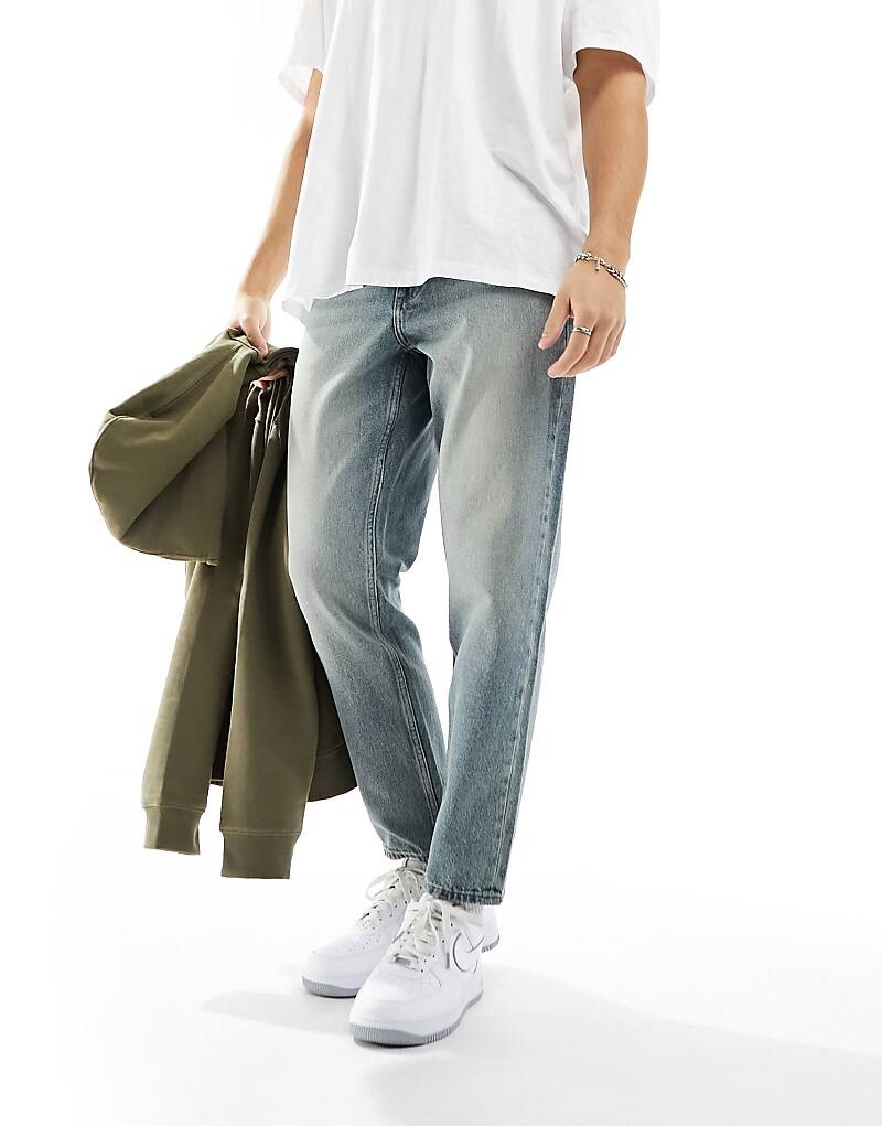 

ASOS DESIGN – Голубые зауженные джинсы