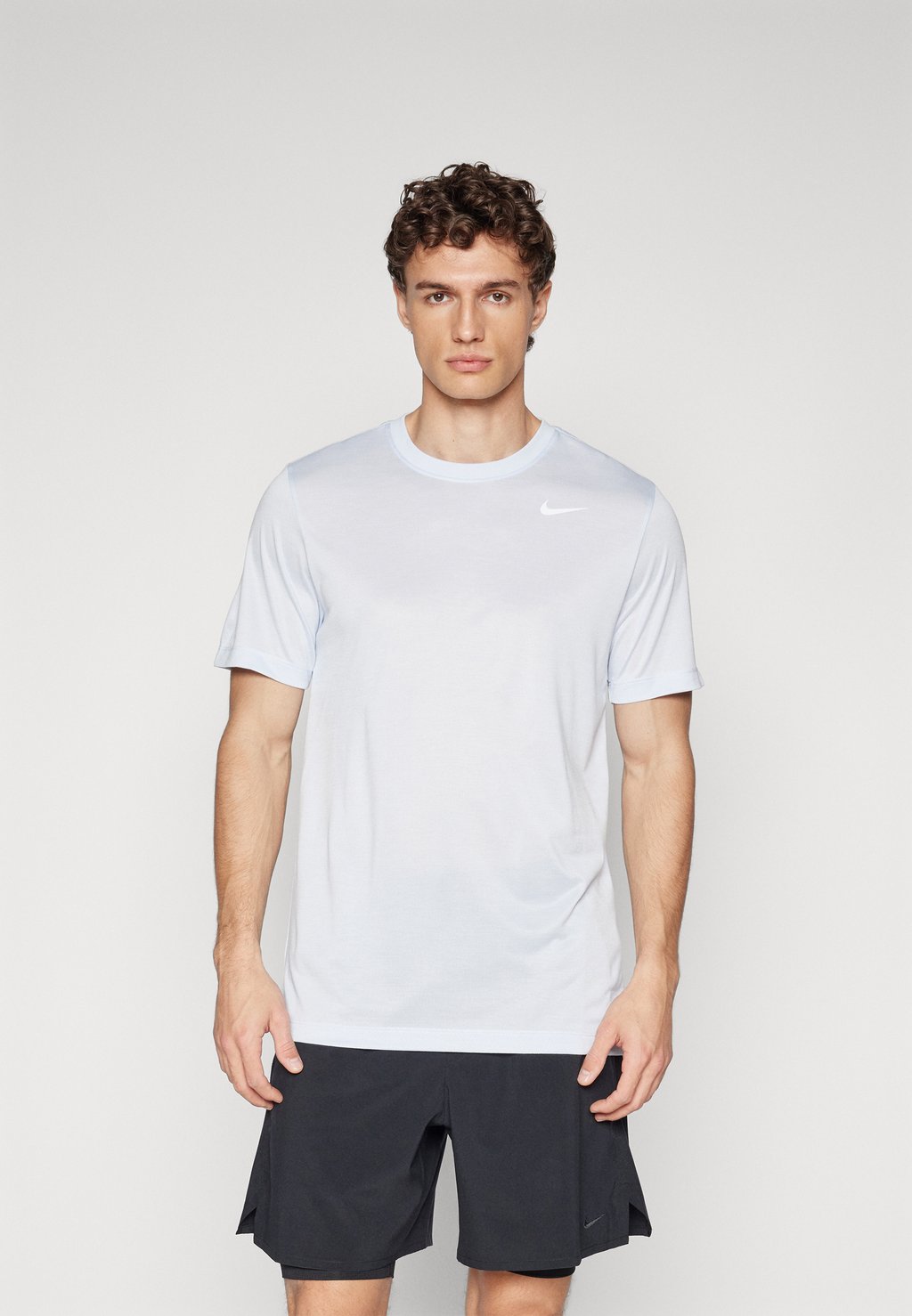 

Спортивная футболка TEE NEW VENEER Nike Performance, серый