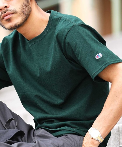 

Футболка свободного кроя с коротким рукавом, круглым вырезом и нашивкой Champion, темно-зеленый