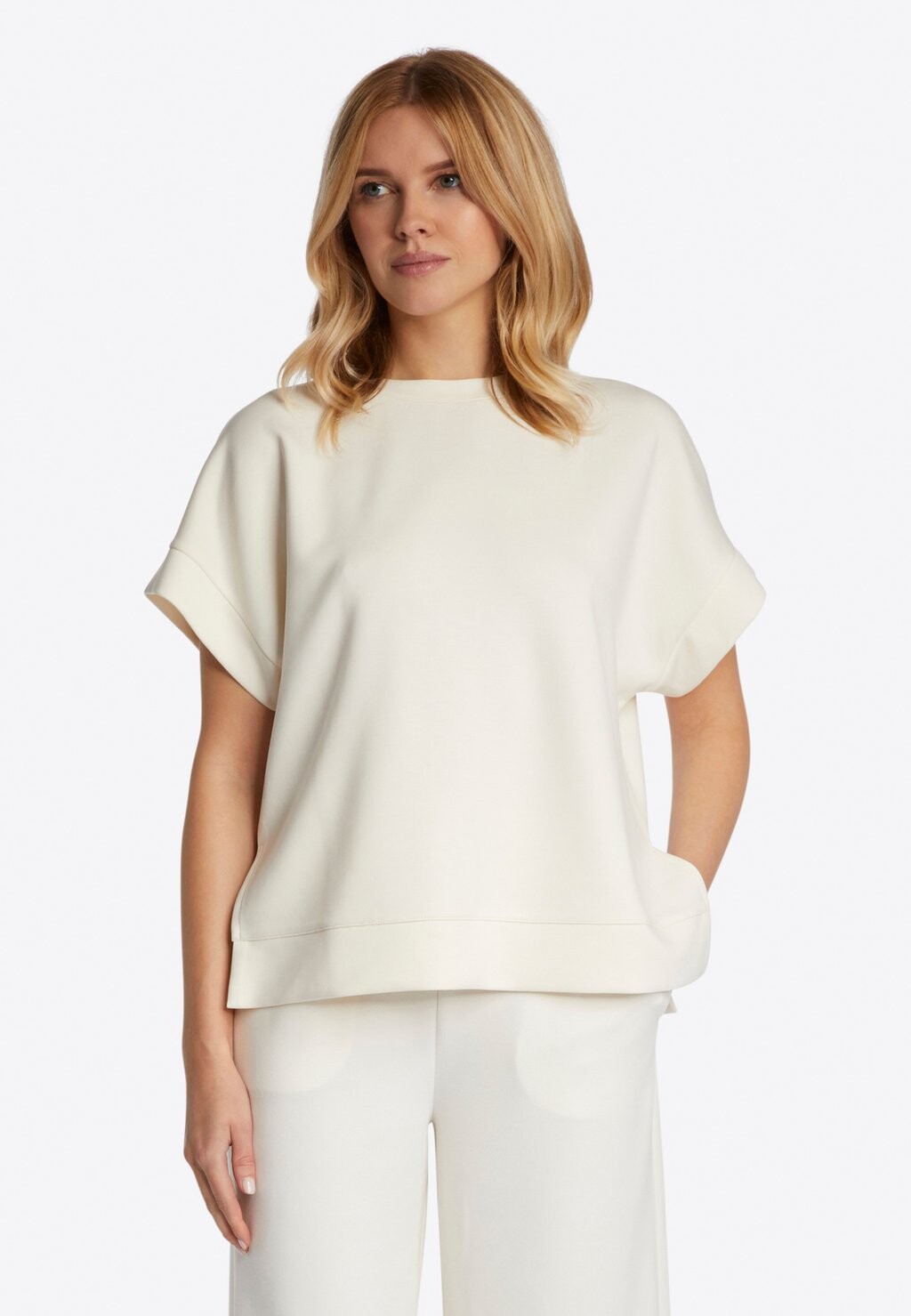 

Футболка базовая MIT ANGESCHNITTENEM ARM Rich & Royal, цвет pearl white
