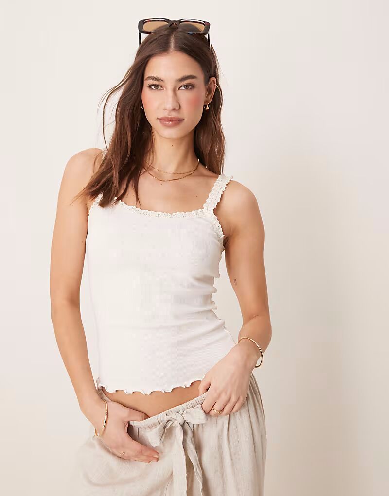 

Топ с отделкой ASOS DSIGN кремового цвета ASOS DESIGN
