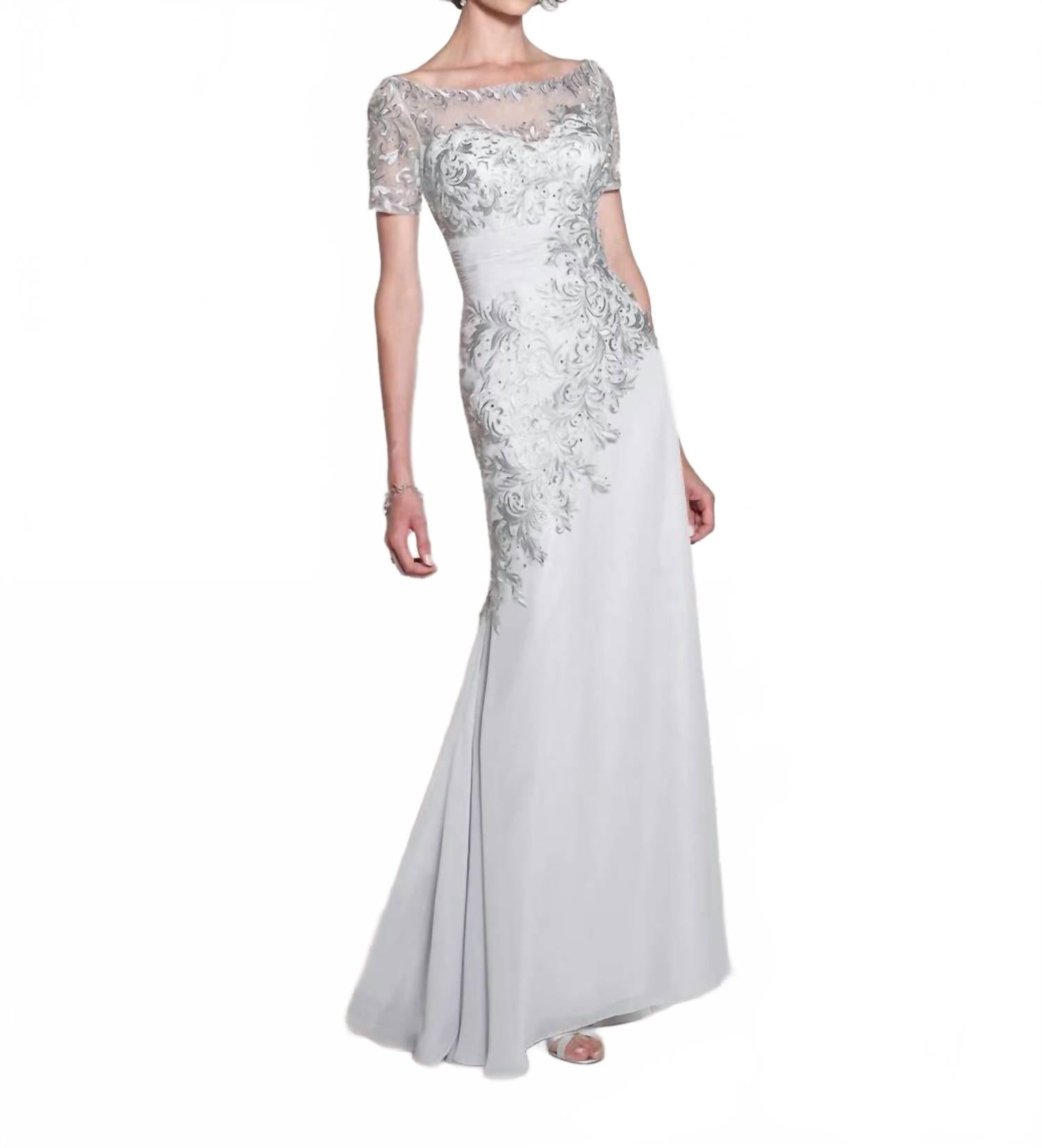 

Серебряное кружево Белое длинное платье Social Occasions by Mon Cheri