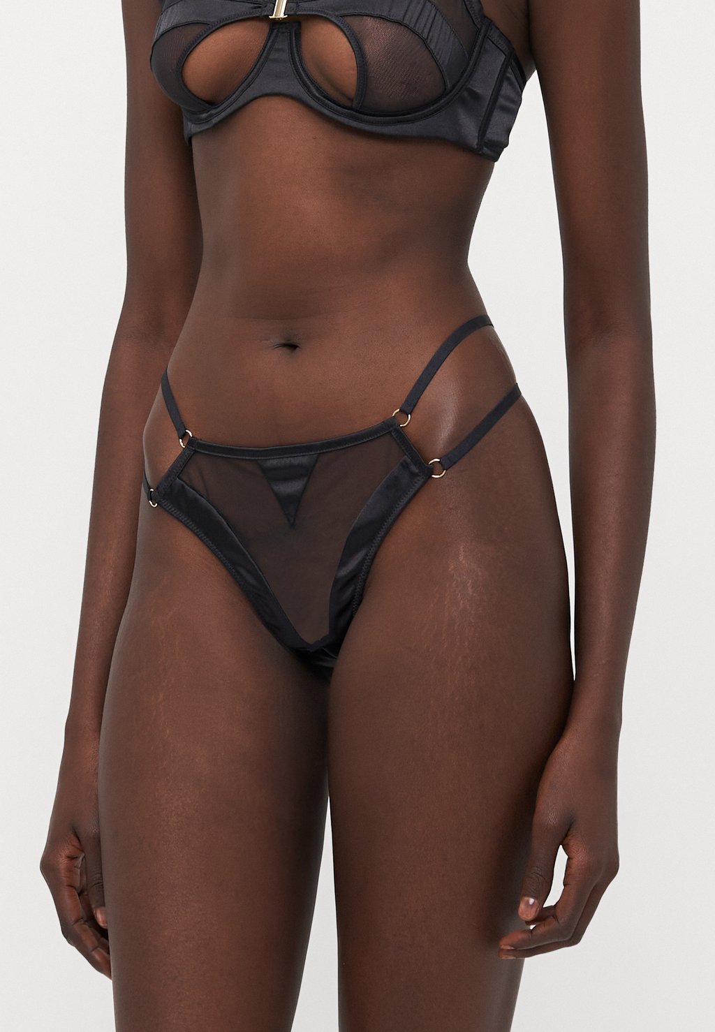 

Стринги VIENNA Hunkemöller, черный