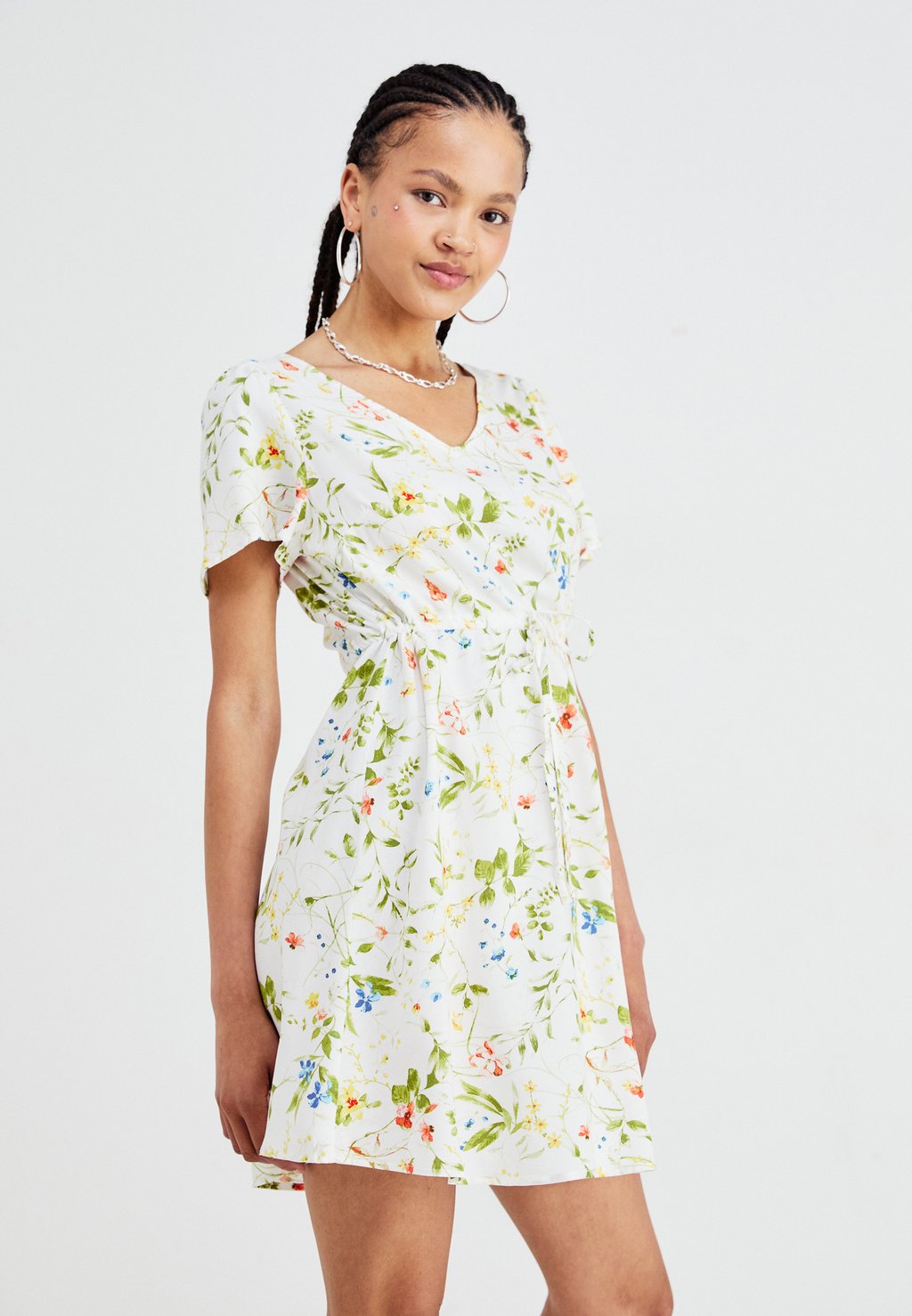 

Повседневное платье VMEASY SHORT DRESS Vero Moda, белый