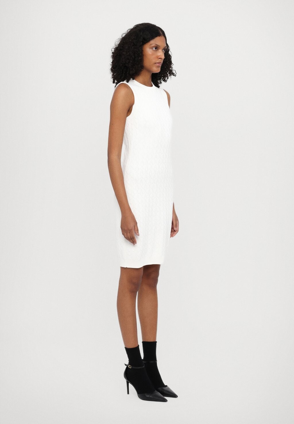 

Платье-джемпер DRESS Armani Exchange, молочный
