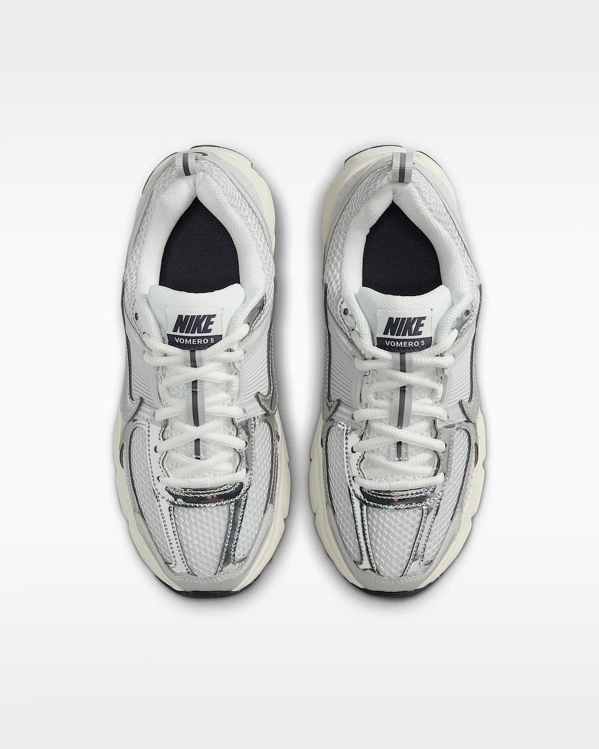Кроссовки для старших детей Nike Vomero 5, Photon Dust/Gridiron/Sail/Chrome — фото 4