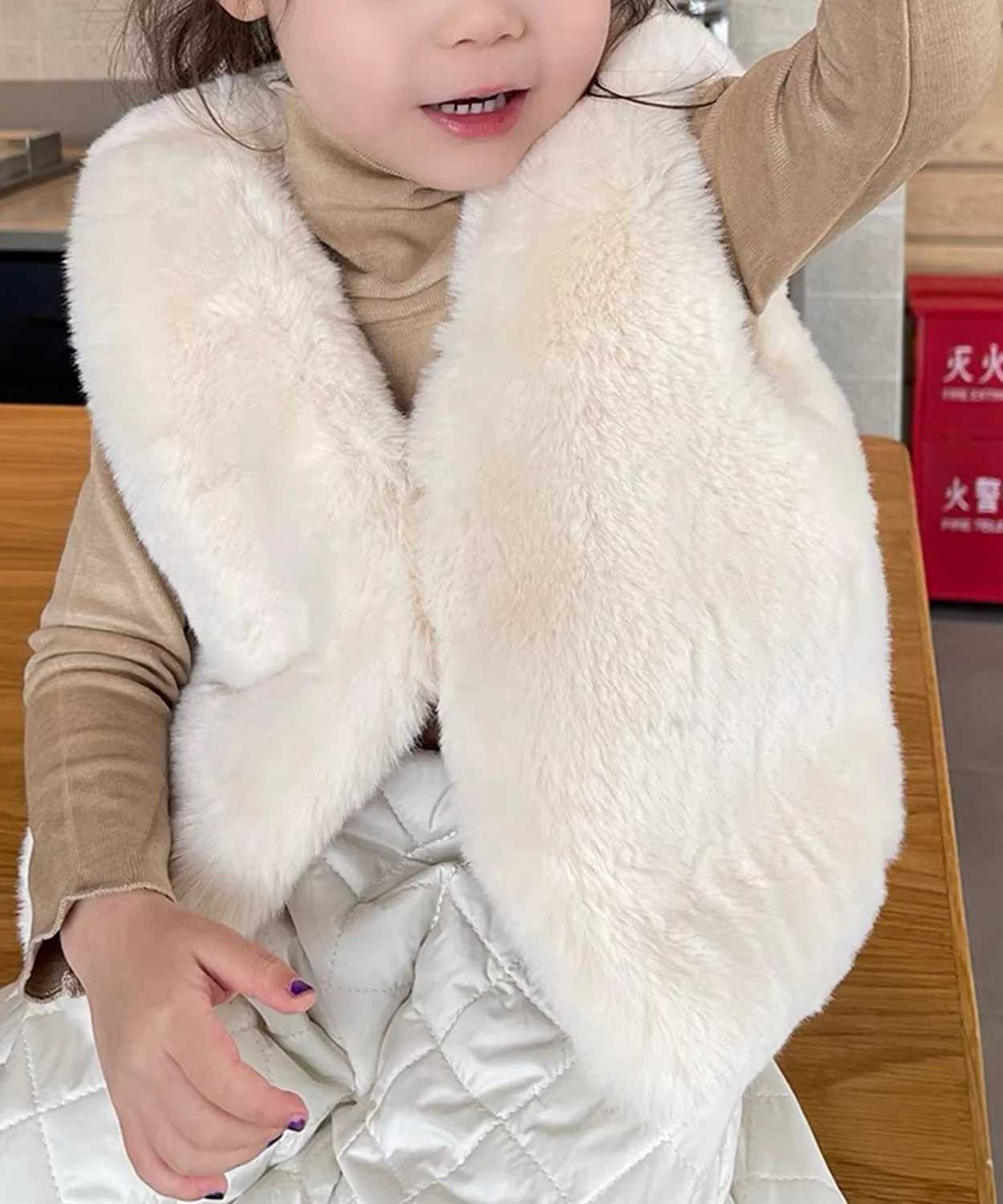 Детский жилет из искусственного меха aimoha-KIDS- офф-белый