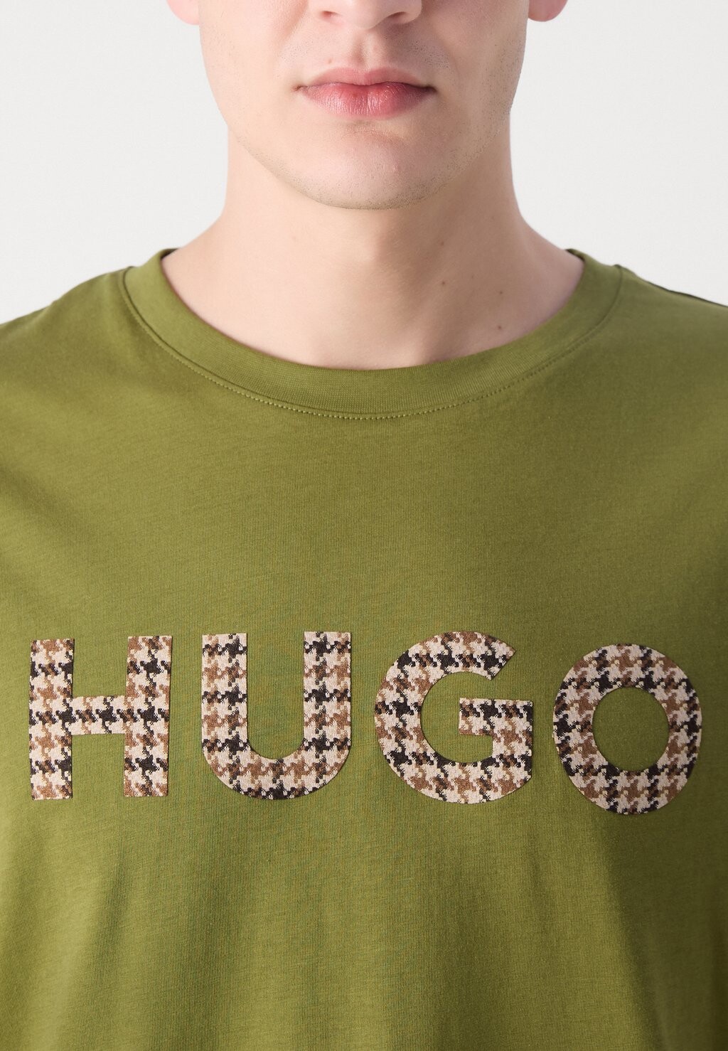 

Футболка с принтом DULIVIO HUGO, зеленый