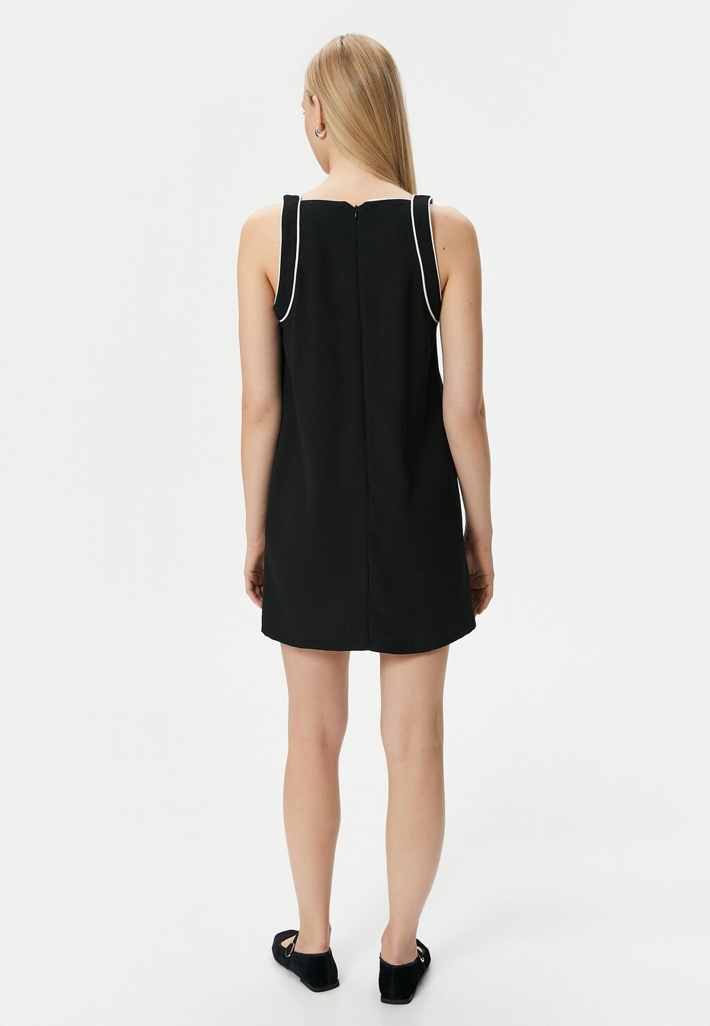 

Дневное платье STRIPE DETAIL SQUARE NECK STRAPPY MINI Koton, черный