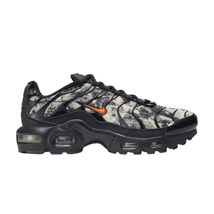 

Кроссовки Nike Air Max Plus GS 'Black Orange Camo', черный