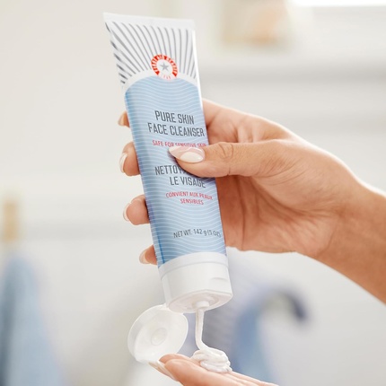 Очищающее средство для лица Pure Skin Effectively Removes Makeup and Dirt — фото 3