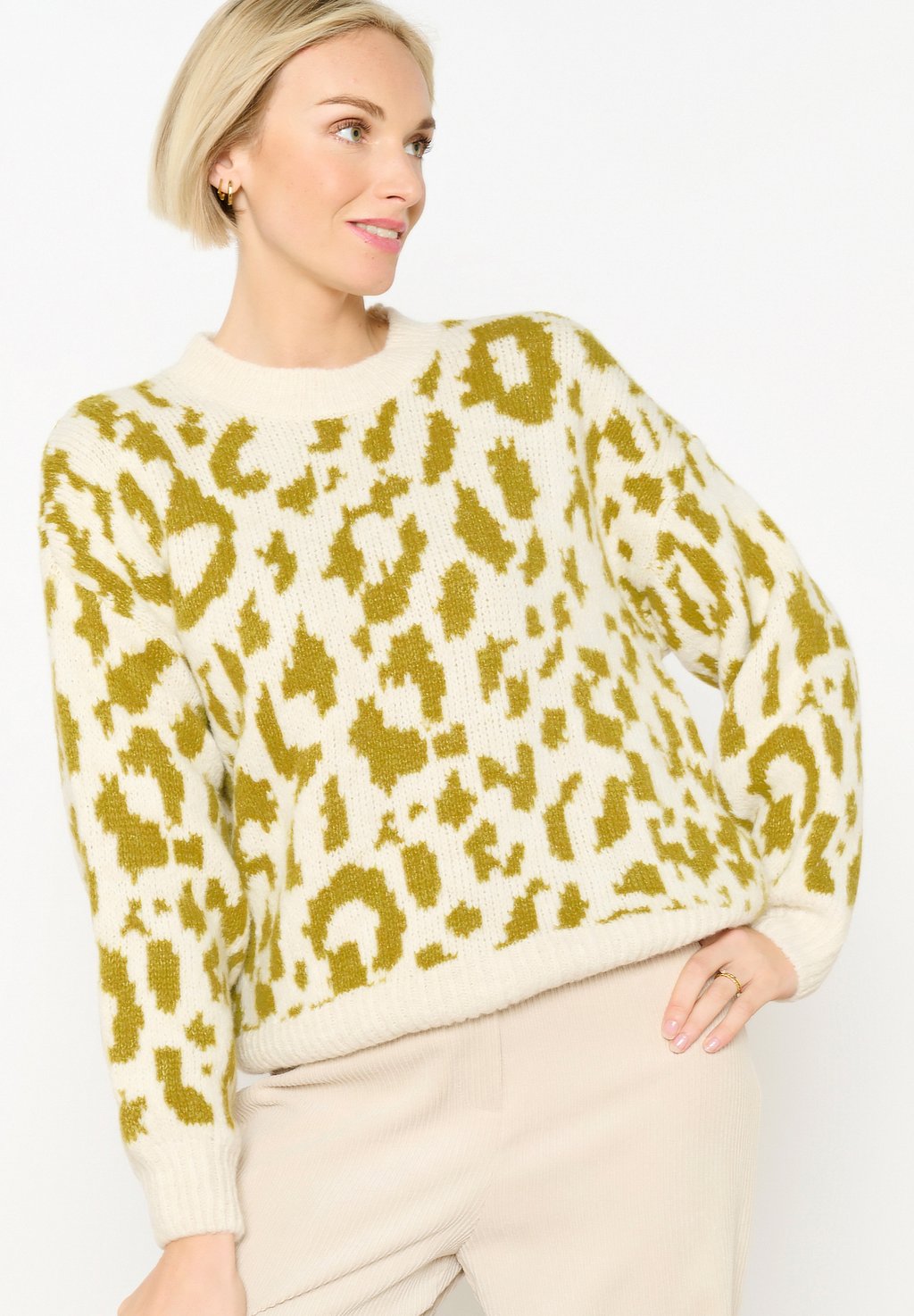 

Джемпер LEOPARD PRINT LolaLiza, молочный