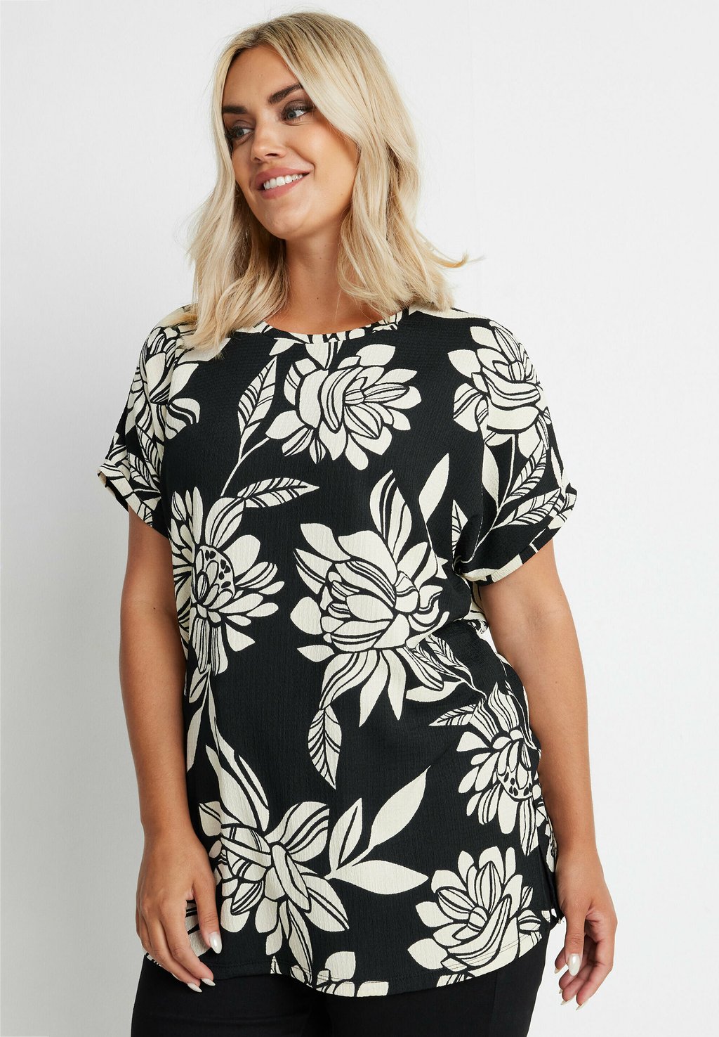 

Блуза FLORAL Yours Clothing, черный