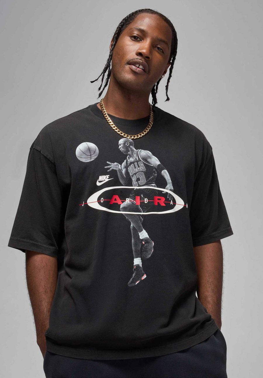 

Футболка Jordan AIR REISSUE, Black/White/Black, Белый, Футболка Jordan AIR REISSUE, Black/White/Black