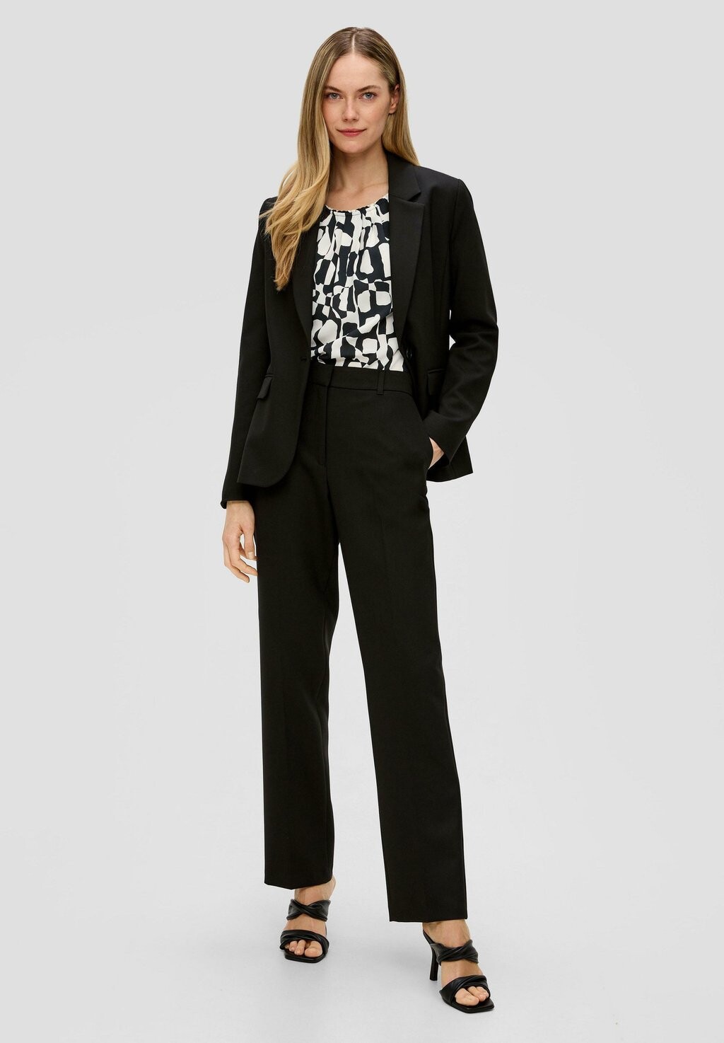 

Блузка À MOTIF ORNÉ DE DÉTAILS PLISSÉS s.Oliver BLACK LABEL, цвет schwarz