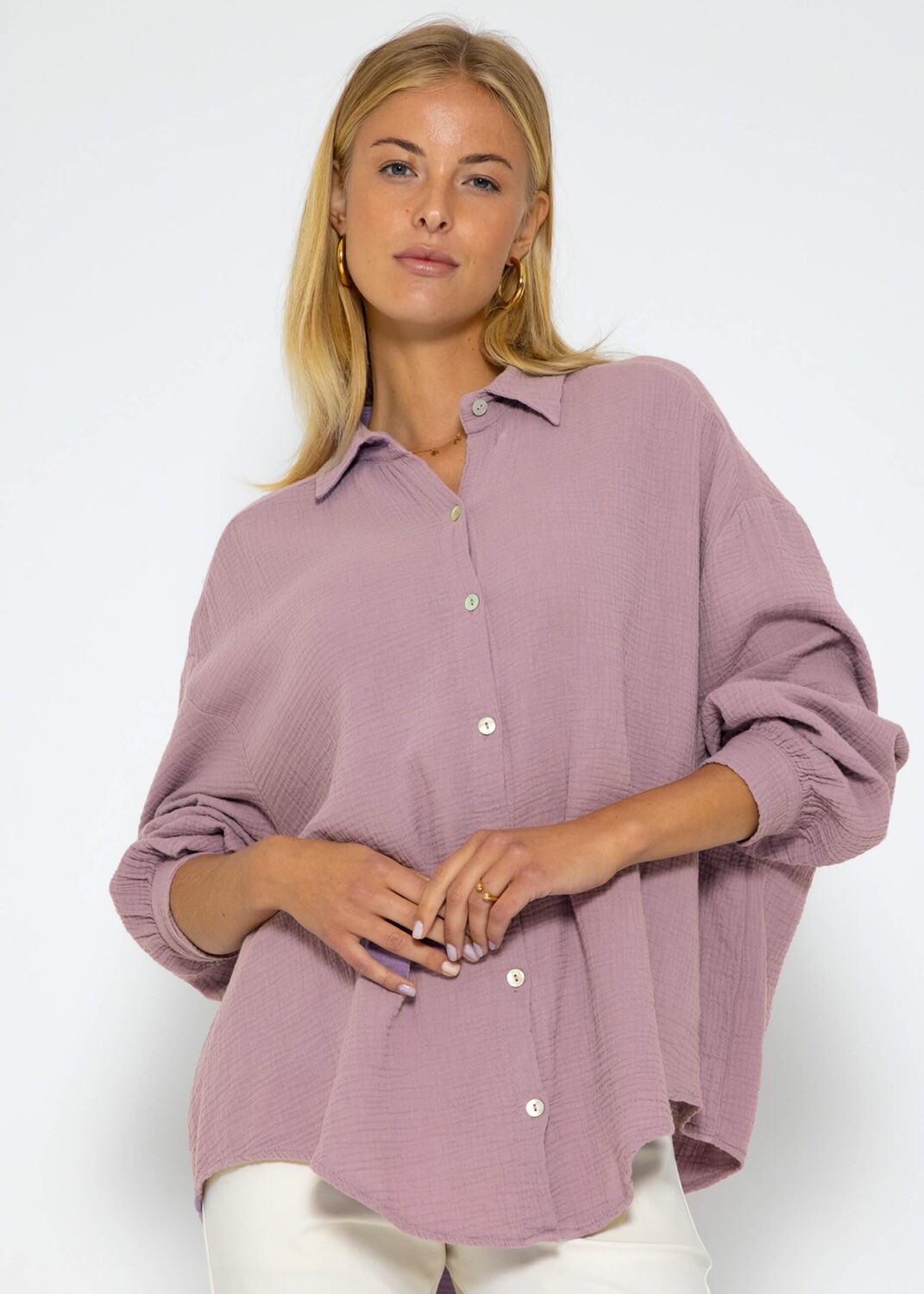 

Блуза SASSYCLASSY Ultra Oversize Musselin nhemd kürzere Variante, фиолетовый