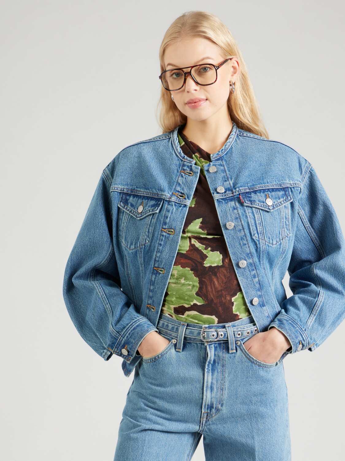 LEVI'S  Куртка межсезонная 'Sculpted Trucker Jacket' в синем дениме — фото 3