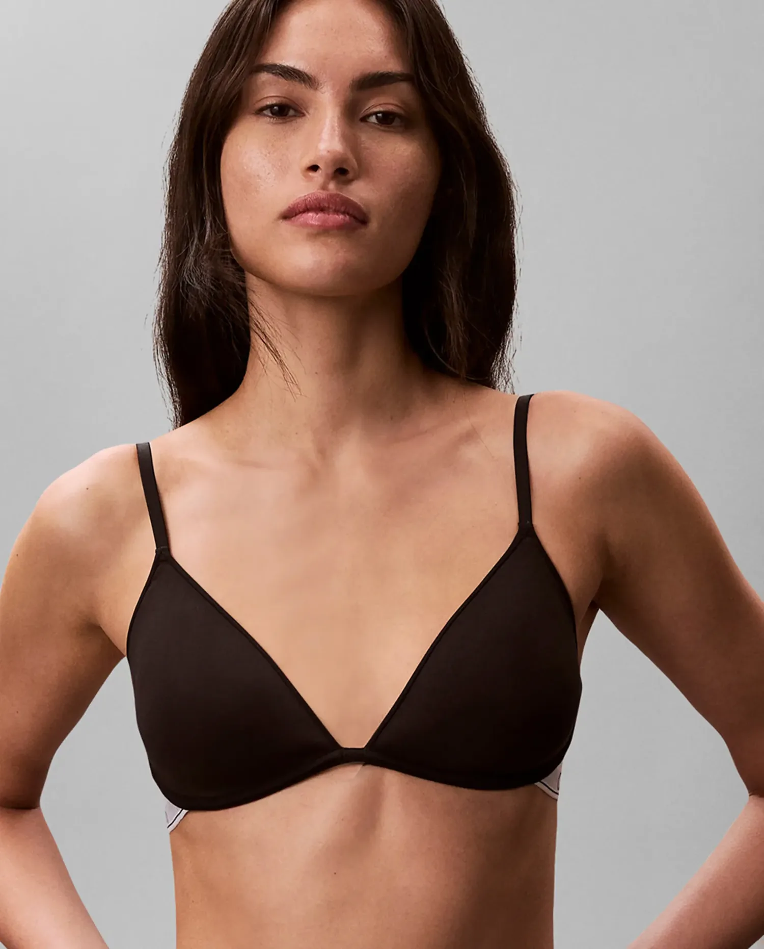 Предформированный бюстгальтер с глубоким вырезом ICON COTTON MODAL Calvin Klein, черный