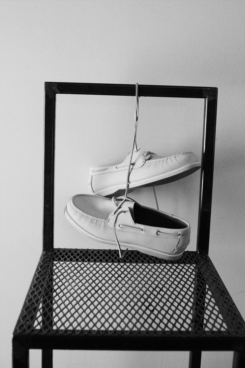 

Кожаные палубные туфли ZARA, белый