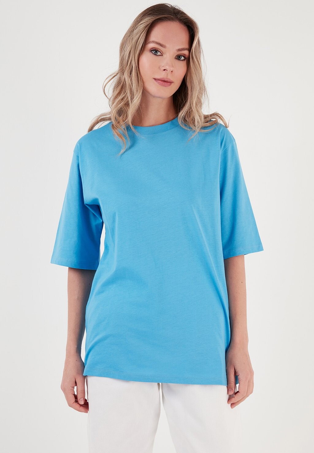 

Базовая футболка LOOSE FIT LELA, цвет baby blue