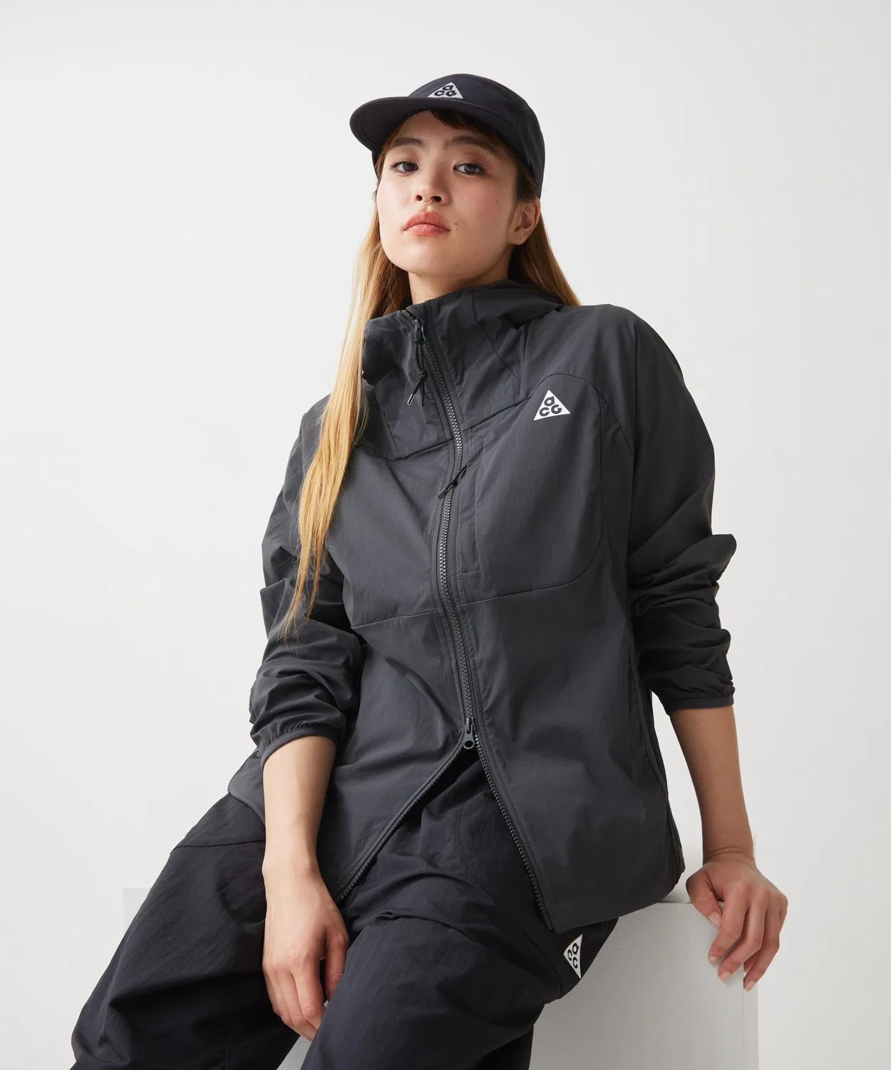 Куртка Nike ACG 'Five Towers' женская с UV-защитой, антрацит