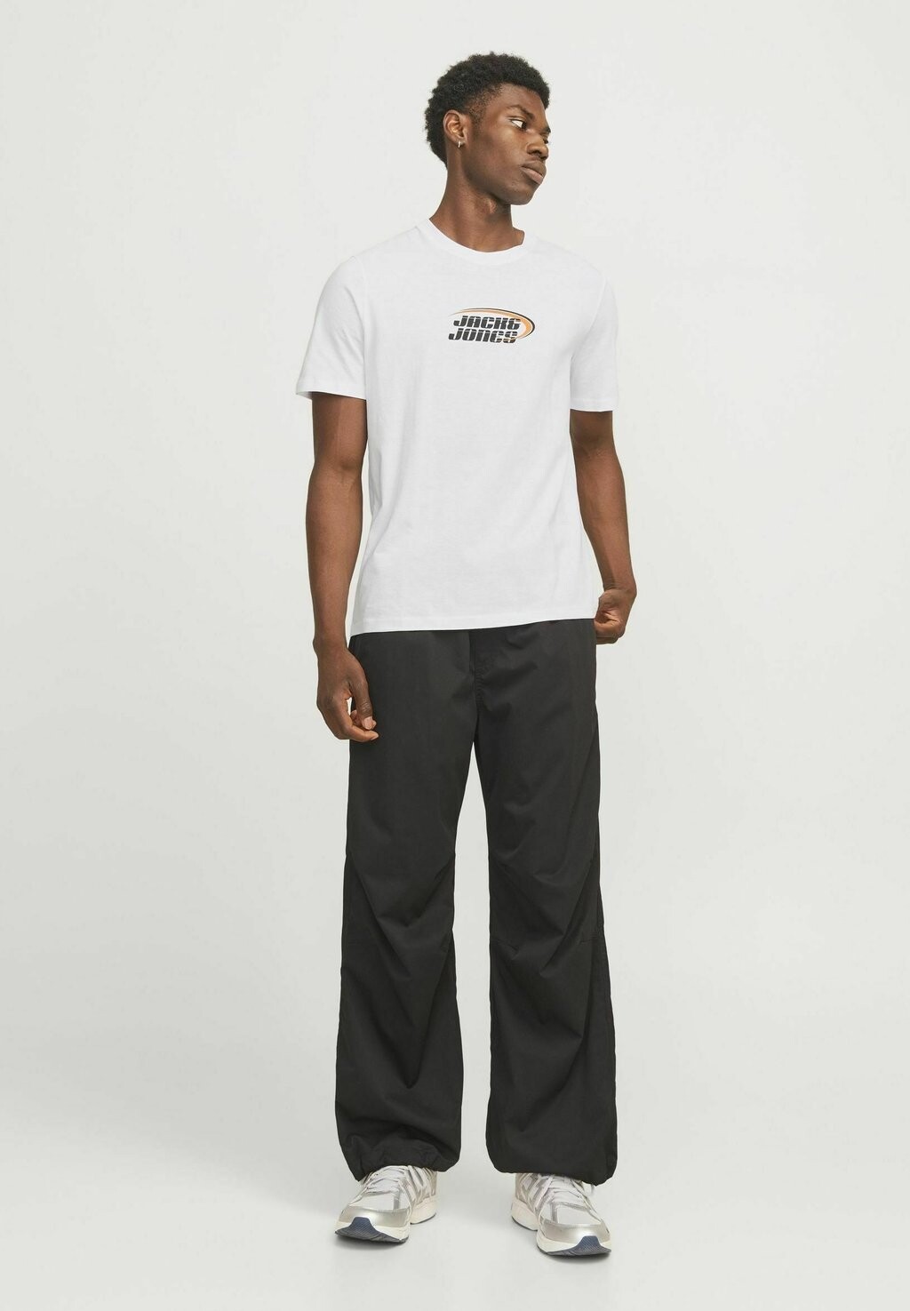 

Футболка с принтом GEDRUCKT RUNDHALS Jack & Jones, молочный