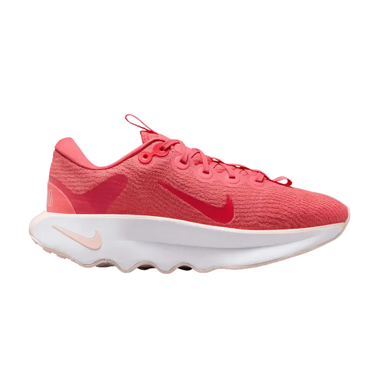 

Кроссовки Nike Wmns Motiva Magic Ember, красный