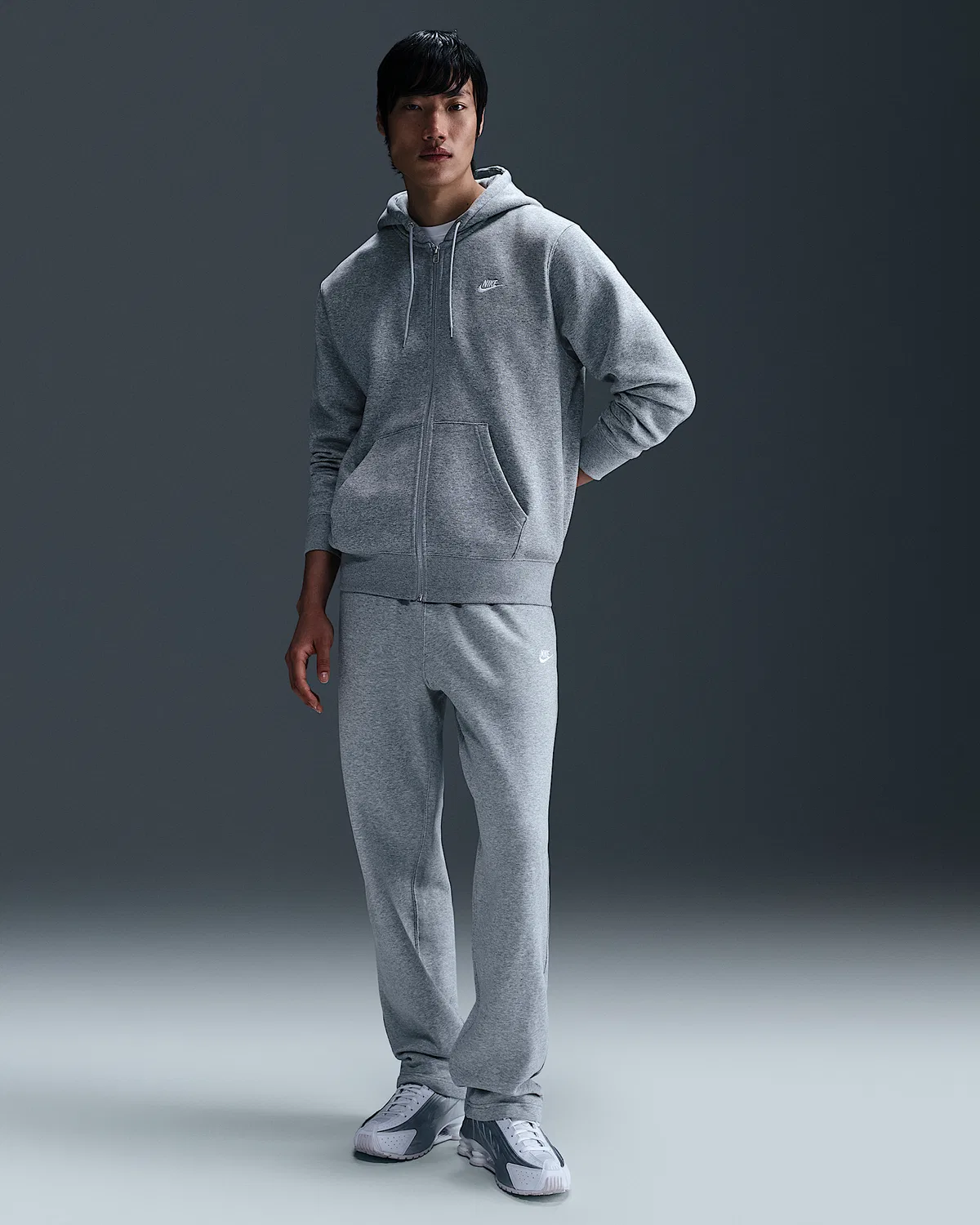 Мужская флисовая кофта на молнии Nike Club, Dark Grey Heather/Light Smoke Grey/White — фото 4