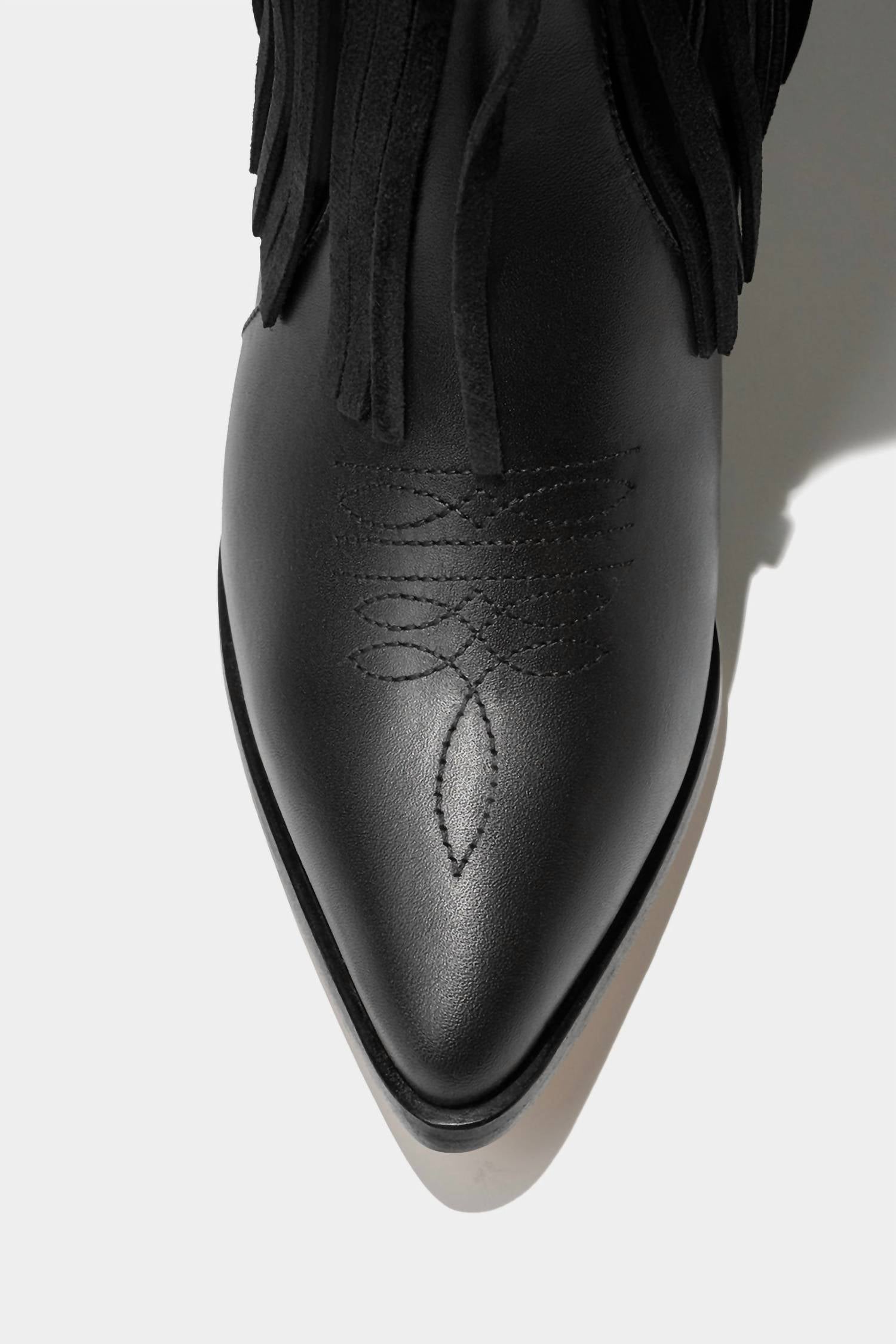 Женские кожаные сапоги с бахромой, черного цвета Dante Shoes — фото 4
